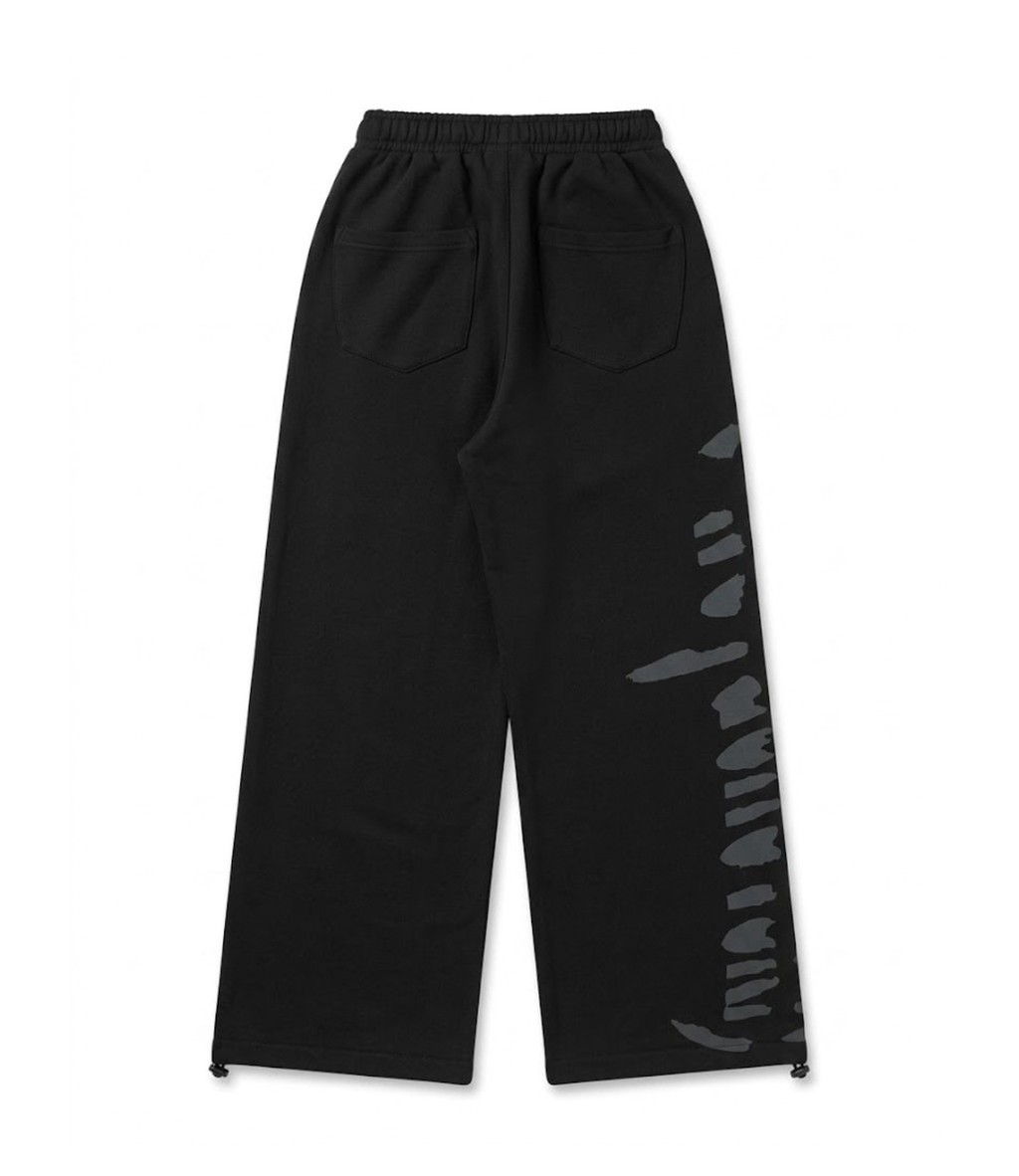 BAGGY PANTS WITH BLACK REFLECTIVE LOGO